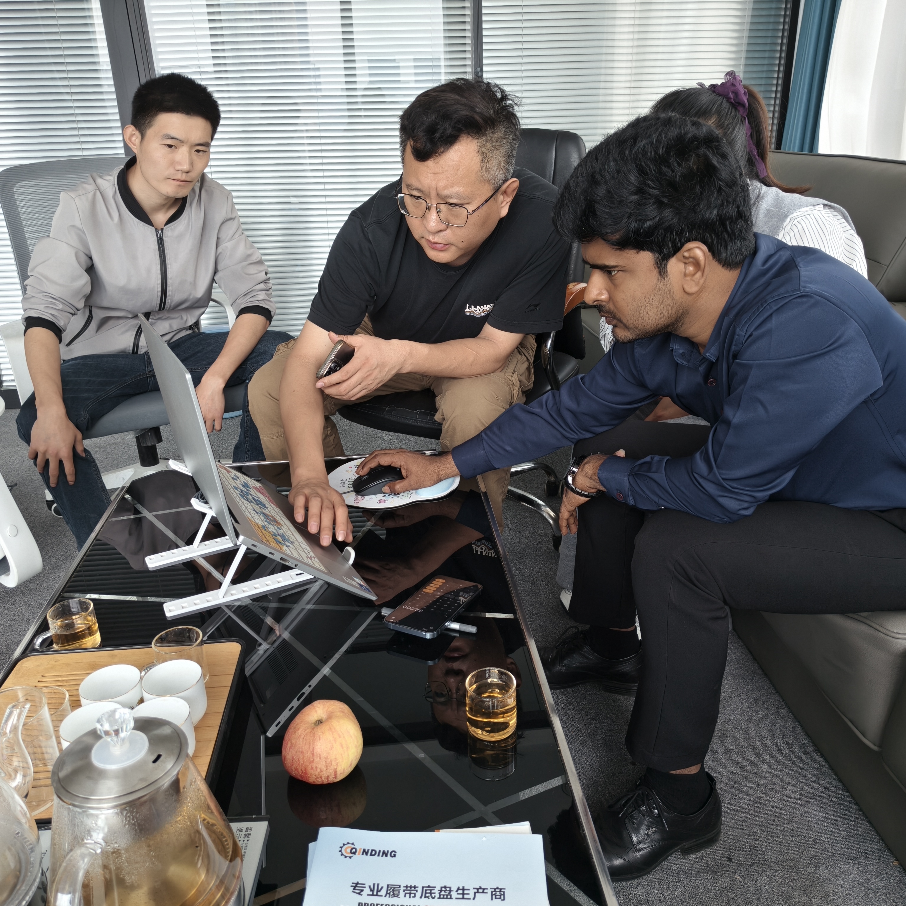 Key Indian Client Inspects Our Company